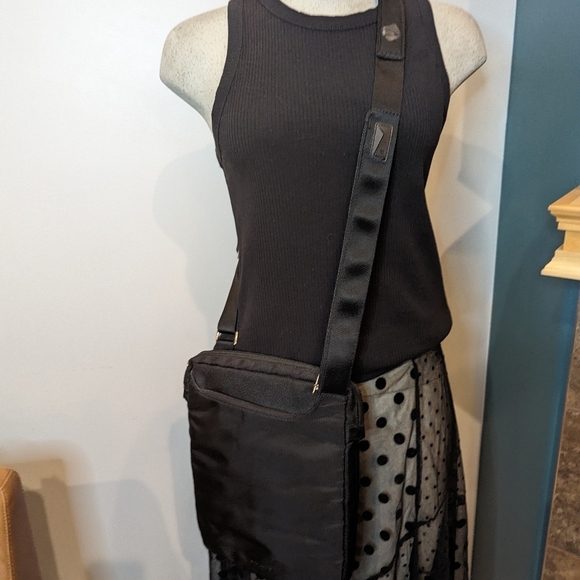 Tucano Italy Finatex Black Crossbody Shoulder Bag Unisex - Picture 2 of 7